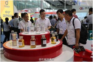第十七届中国国际润滑油品及应用技术展览会今日继续在广州的中国进出口商品交易会展馆如火如荼的召开 中国石化润滑油此次携最新基础油产品参展,在展览会内部引起众多驻足围观,与会者还和工作人员进行了愉快而深入的交流 油油也期待更多的小伙伴来展览会一起愉快的